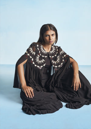 Black Star Applique Pleated Cape Set