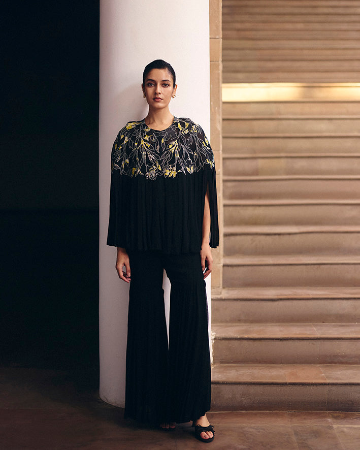 Black Foliage Pleated Cape Set