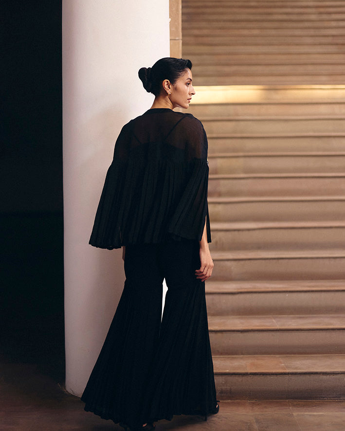 Black Foliage Pleated Cape Set