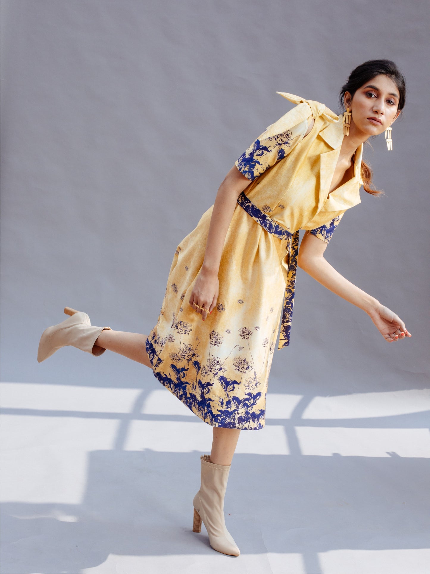 Cream Knot Sleeves Dress